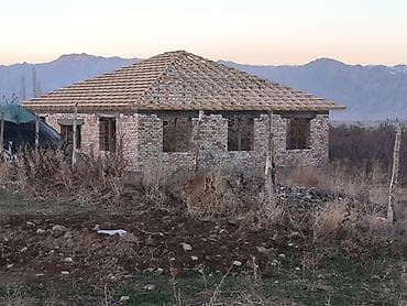 Кирпичный дом в стадии строительства. - Стены из полнотелого кирпича