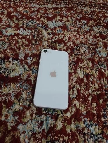 айфоны по низкой цене: IPhone SE 2020, Б/у, 128 ГБ, Белый, Защитное стекло, Чехол, 75 % — 1