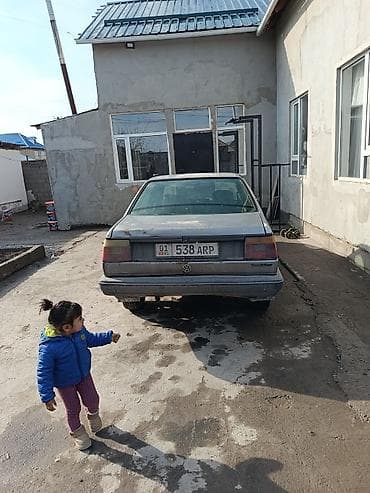 Volkswagen Jetta: 1989 г., 1.8 л, Механика, Бензин, Седан