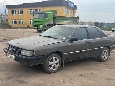 Унаа сатуу: Audi 100: 1983 г., 2.2 л, Кол менен иштөөчү, Бензин, Седан — 3