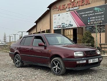менаю авто: Volkswagen Vento: 1993 г., 1.8 л, Механика, Бензин, Седан — 2
