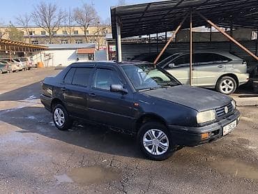 Volkswagen: Volkswagen Vento: 1993 г., 1.8 л, Механика, Бензин, Седан — 1