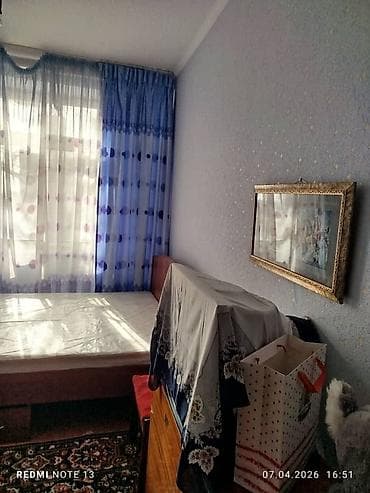 Кыймылсыз мүлк: Сдается 3‑комнатная квартира в Чолпон-Ате (3-мкр), базовой меблировкой — 4