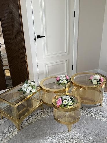 стол со стульями икеа: Сдается в аренду севет 😍😍😍 Состав: - 3 круглых столика разного — 2