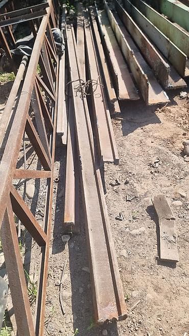 Продаю узко линейные рельсы . Марка Р33Вес 1 метр=33кг. Количество