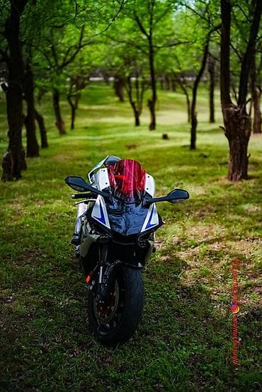 Мотоциклы: Спортбайк Yamaha YZF-R1 (R1) 2018 годо выпуска Пробег 12000 миль Все — 5