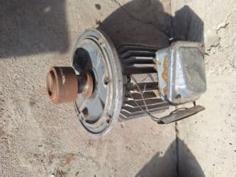 трёхфазный генератор: Элекьродвигатель с блоком регулировкой оборотов.Элетродвигатели — 5