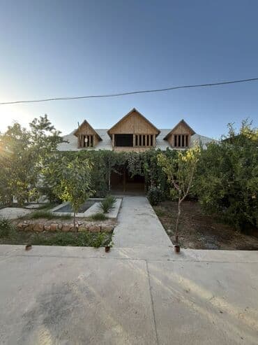 сайлык дом: Город Баткен
Келекек район 
Дом -6 сотых 
6 комнат,ванная,кухня — 2