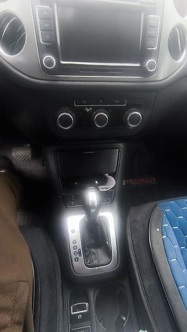 bid e2: Volkswagen Tiguan: 2011 г., Кроссовер — 8