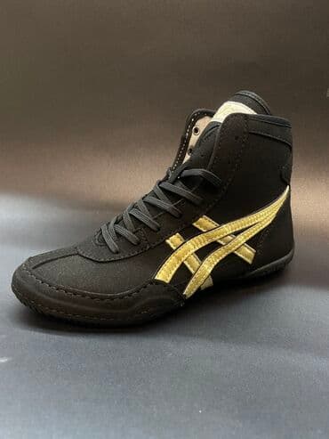 футбольные бутсы predator: Борцовки Asics белого цвета с зелеными и золотыми вставками. Высокий — 3