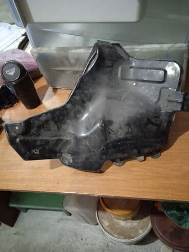 меняю на рекс: Продаю задний левый подкрылок на lx470 lx 470 land cruiser — 3