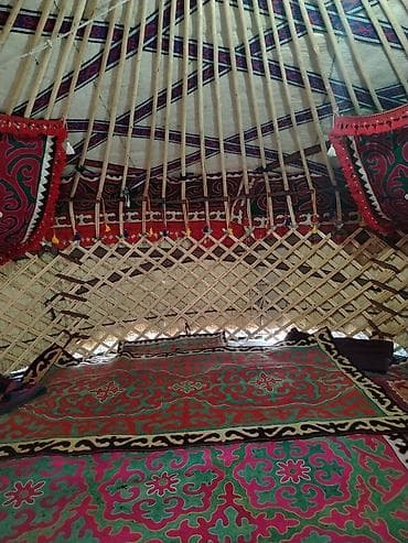 Юрта с традиционным национальным убранством - Конструкция: деревянный