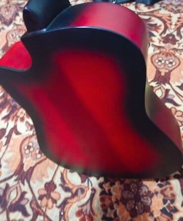 полуакустическая электрогитара: Красная акустика без царапины с пикгардом, с комплектом 6500 а если вы — 5