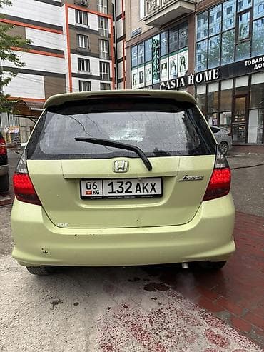 kia rio 2000: Honda Fit: 2005 г., 1.4 л, Вариатор, Бензин, Хэтчбэк — 5