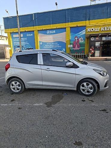малометражки авто: Chevrolet Spark: 2017 г., Хэтчбэк — 2