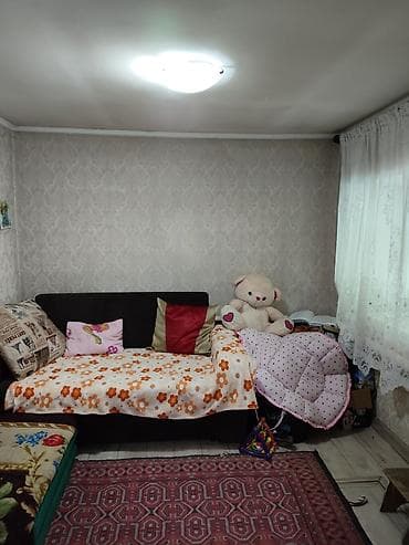 с гаража: Продаётся частный дом с большим ухоженным двором и садом. Основные — 7