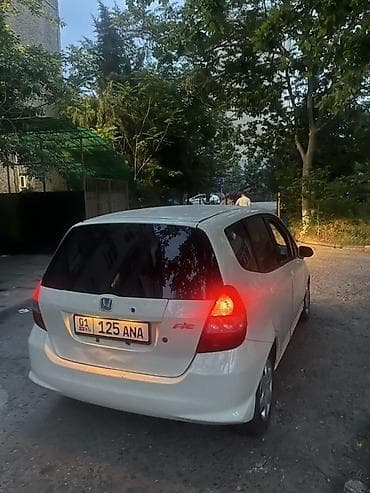 универса: Honda Fit: 2002 г., 1.3 л, Автомат, Бензин, Хэтчбэк — 8