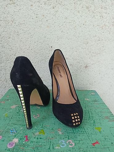 Шикарные замшевые туфли, в идеальном состоянии ( покупала в Англии) at lalafo.kg Шикарные замшевые туфли, в идеальном состоянии ( покупала в Англии)