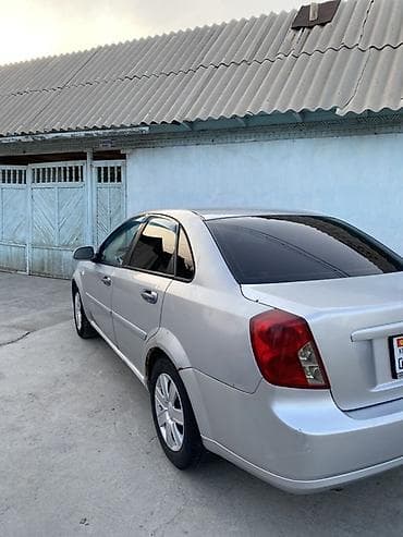 Унаа: Chevrolet Lacetti: 2006 г., 1.4 л, Кол менен иштөөчү, Бензин, Седан — 3
