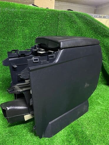 Подлокотник Lexus RX 350/450 4 поколение