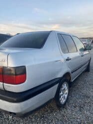 дом обмен на авто: Volkswagen Vento: 1993 г., Седан — 9
