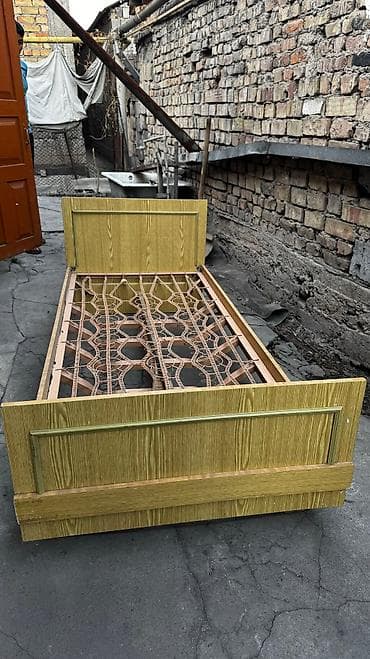 Продается кровать
Длина 2 метра at lalafo.kg Продается кровать
Длина 2 метра