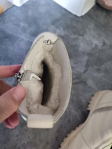 Атайын кийим: Зимние сапоги, 38 размер, носила очень мало, в очень хорошем — 4