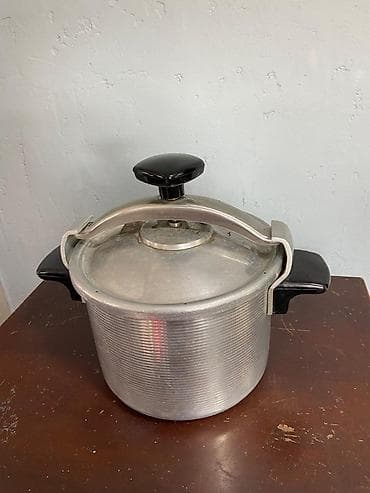 екатерина: Алюминиевая скороварка/кастрюля с герметичной крышкой. 6л - Материал — 1