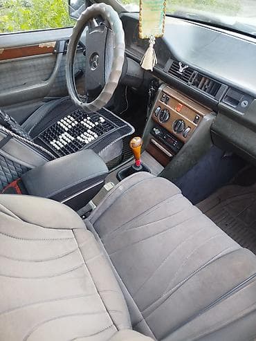 ауди а6 с4 1: Mercedes-Benz W124: 1984 г., Кол менен иштөөчү, Седан — 4