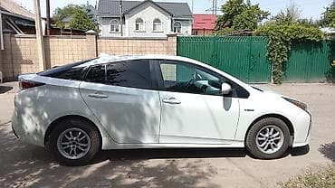 Продажа авто: Toyota Prius: 2018 г., Гибрид, Хэтчбэк — 1