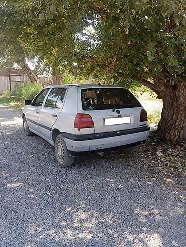 Volkswagen Golf: 1993 г., 1.8 л, Механика, Бензин, Хэтчбэк — 3