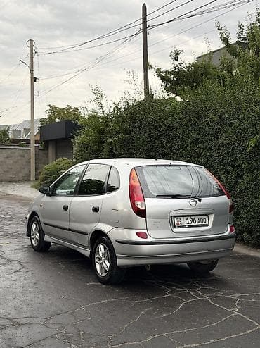 Nissan Almera Tino: 2001 г., 1.8 л, Механика, Бензин, Лифтбек — 4