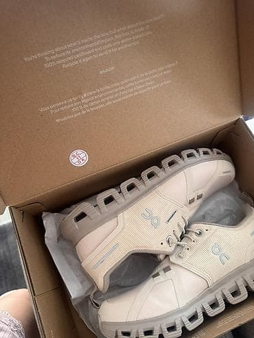 Жеке буюмдар: Кроссовки On (Swiss Engineering) — модель с фирменной подошвой — 1