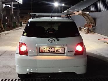 mazda 3: Toyota Ist: 2002 г., 1.5 л, Автомат, Газ, Хэтчбэк — 5
