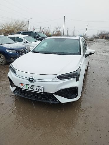 aegis hero: GAC Aion S 460 запас хода— современный электрический седан в белом — 1