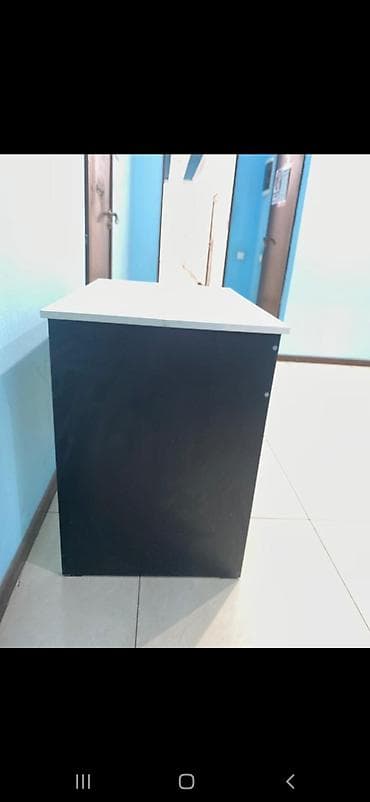 Компьютерные столы: Письменный/компьютерный стол компактного размера. - Прямоугольная — 2