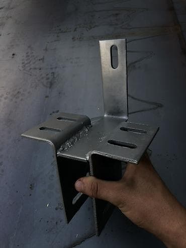 метал база: Стальной кронштейн-узел крепления для несущих конструкций. - — 3