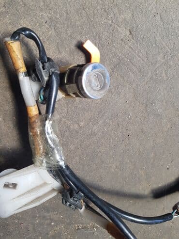 изготовление чип ключа для автомобиля: Toyota 4runner личинка дверного замка. Тойота 4 раннер. Личинка двери — 2