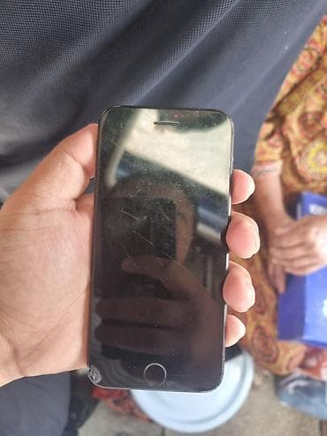 холодильник купить бу: IPhone 7, Черный — 2