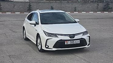 prius v: Toyota Corolla: 2021 г., 1.8 л, Гибрид, Седан — 1