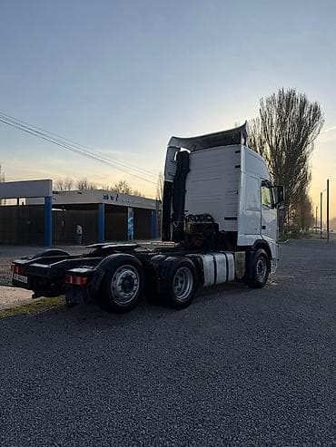 фара volvo fh12: Тягач, Volvo, 2011 г., Без прицепа — 4