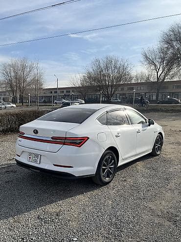 BYD: BYD Qin: 2020 г., Вариатор, Электромобиль, Седан — 7