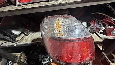 задний фары: Задний фонарь для автомобиля (левый). - Комбинированный — 1