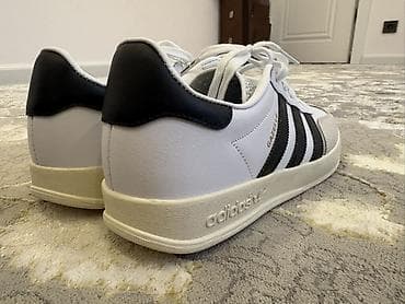 бүт кийимдер: Эркектердин кроссовкасы, 43, Adidas, Жаңы, түсү - Ак, Акысыз жеткирүү — 2