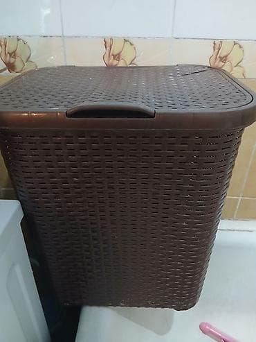 Жуунуучу бөлмө үчүн комоддор: Корзина для белья бу.300 сом есть не большой дефект на фото видно lalafo.kg да — 1 Жуунуучу бөлмө үчүн комоддор: Корзина для белья бу.300 сом есть не большой дефект на фото видно — 1
