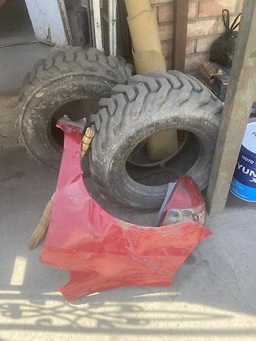 Автозапчасти б/у: - Переднее правое крыло, окраска — красный