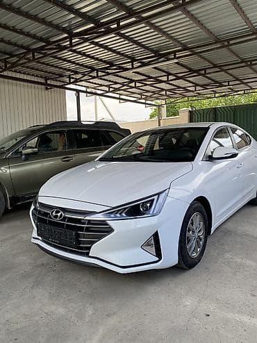 чехлы бу: Hyundai Avante: 2019 г., 1.6 л, Вариатор, Бензин, Седан — 1
