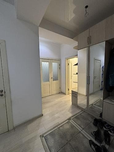 разделитель комнаты: Просторная светлая комната с отдельной гардеробной зоной и ббольшим — 5