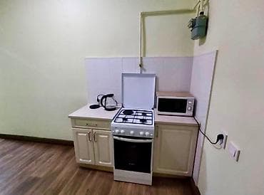 Квартиры: 2 комнаты, 58 м², Манаса/Боконбаева Сталинка, 2 этаж, Косметический ремонт — 5