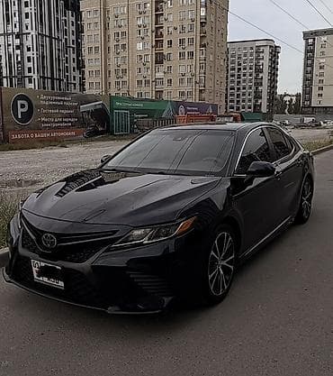 Toyota Camry: 2018 г., Автомат, Бензин, Седан